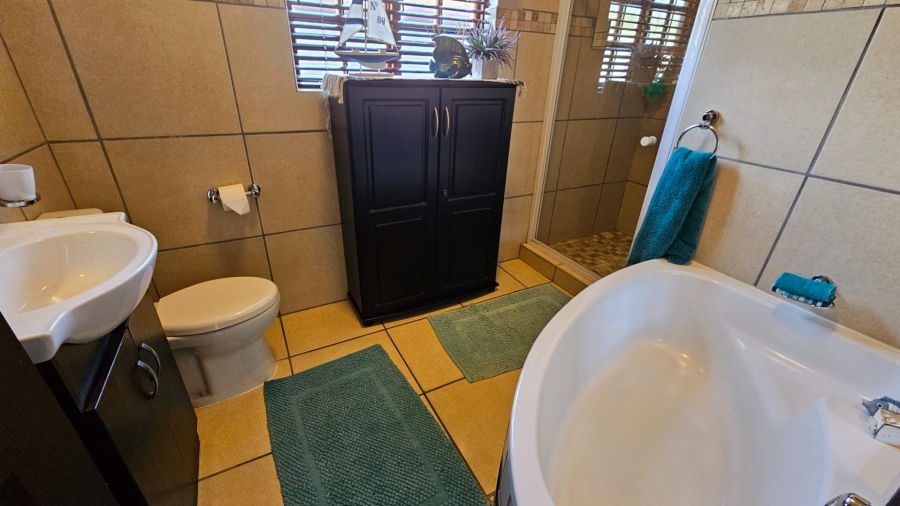 3 Bedroom Property for Sale in Meerhof North West